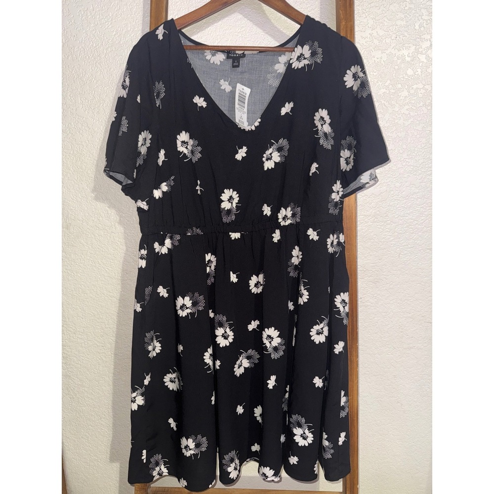 Torrid Mini Wash Challis V-Neck Dress Dotted Daisies 1X 14-16 Boho Cottagecore - Picture 2 of 7